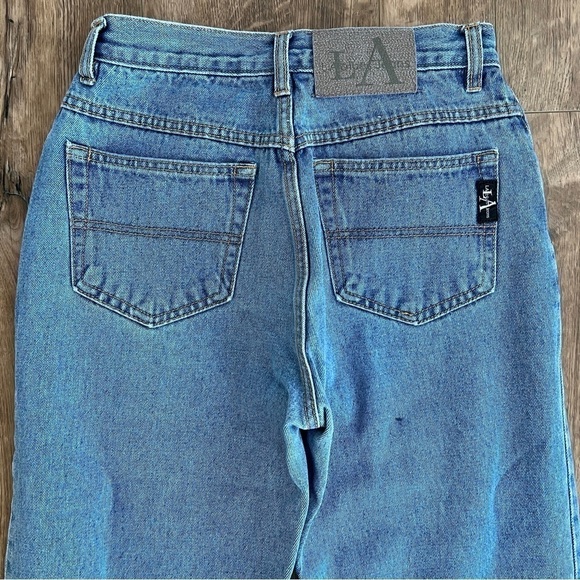 Vintage LA Blues High Rise Light Wash Denim Tapered Mom Jeans - Picture 5 of 8